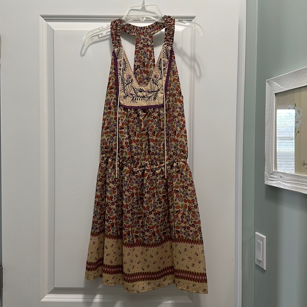 Sleeveless Jessica Simpson floral dress